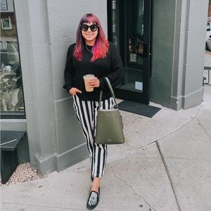 🖤💀 Black and White pinstripe pants 💀🖤